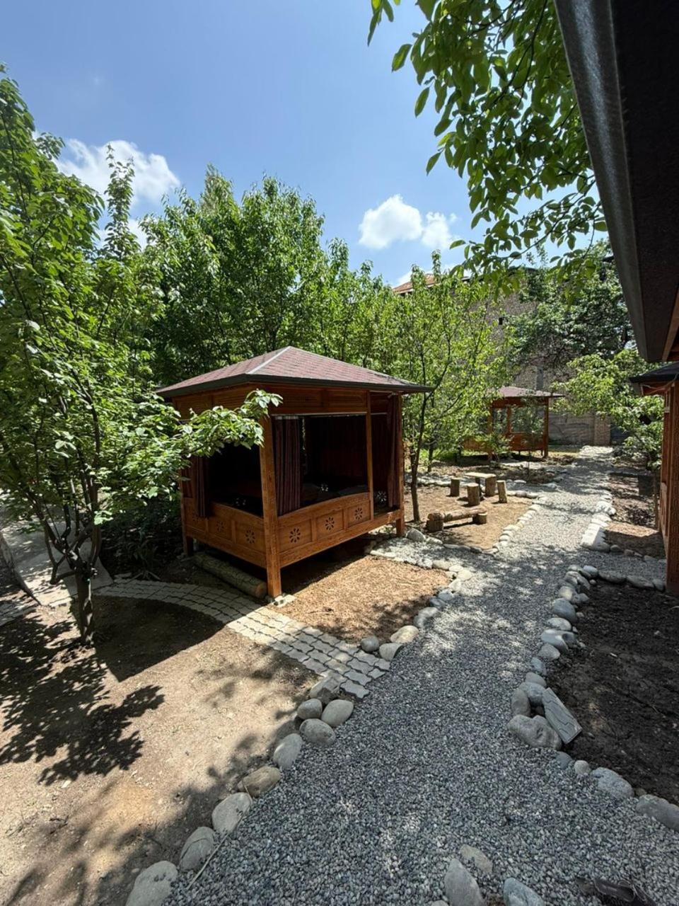 Lovely Home Osh Exterior foto